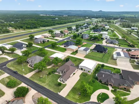 4103 King Air Ct, Granbury, TX 76049