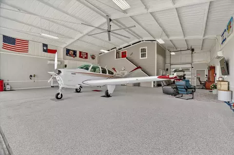 4103 King Air Ct, Granbury, TX 76049