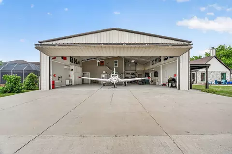 4103 King Air Ct, Granbury, TX 76049