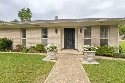 7757 Goforth Cir, Dallas, TX 75238