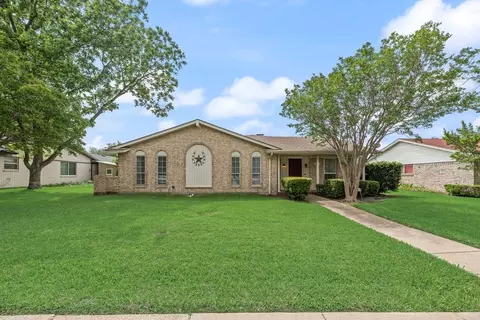 518 Colonial Dr, Garland, TX 75043