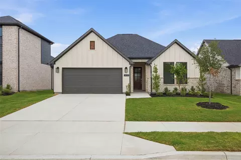 4628 Commack Dr, Fort Worth, TX 76135