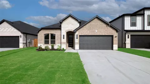 2337 SE 4th St, Grand Prairie, TX 75051