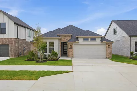 6709 Serenity Dr, Fort Worth, TX 76135