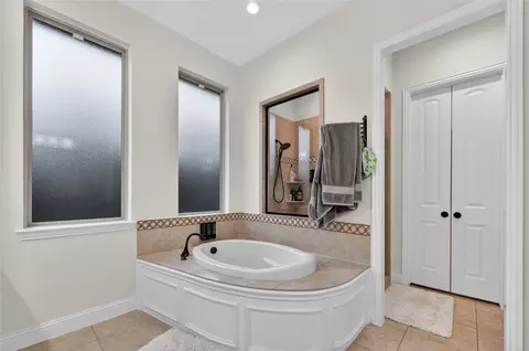 Bath - 400 Trailside Dr, Prosper, TX 75078 photo 2 of 5