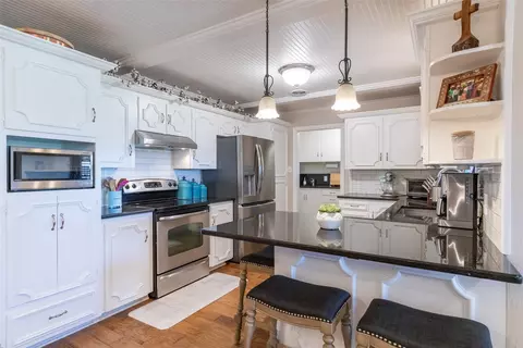 Kitchen - 305 N Avenue K E, Haskell, TX 79521 photo 3 of 3