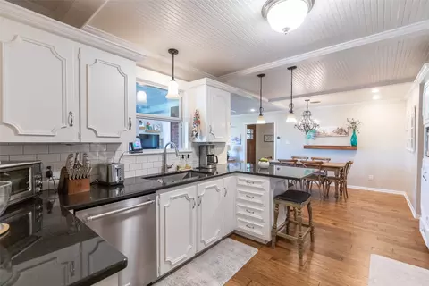 Kitchen - 305 N Avenue K E, Haskell, TX 79521 photo 1 of 3