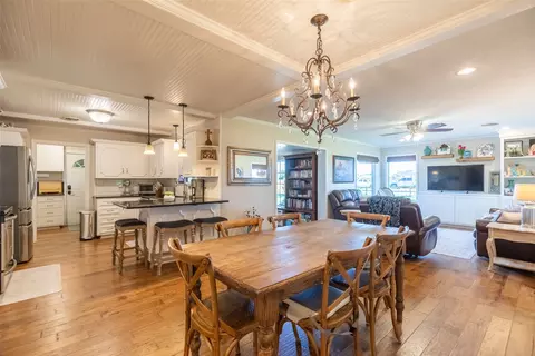 Dining - 305 N Avenue K E, Haskell, TX 79521 photo 2 of 3
