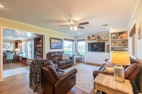 Living - 305 N Avenue K E, Haskell, TX 79521 photo 1 of 6
