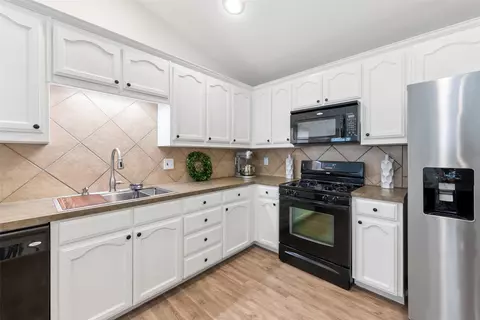 12184 Thicket Bend Dr, Fort Worth, TX 76244