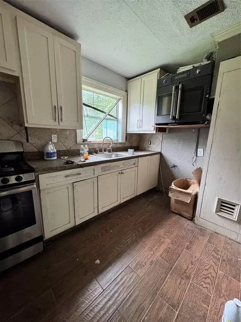 8641 Craige Dr, Dallas, TX 75217