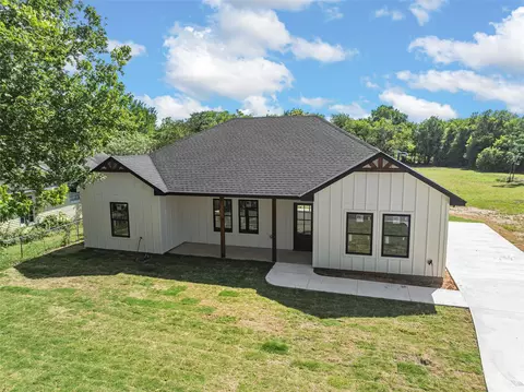 3320 N 27th St, Waco, TX 76708