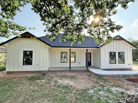 3320 N 27th St, Waco, TX 76708