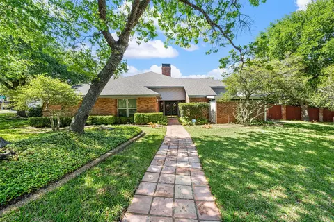 9925 Sandalwood Dr, Woodway, TX 76712