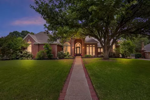909 Chimney Hill Trl, Southlake, TX 76092