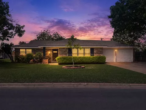 3924 Westerly Rd, Benbrook, TX 76116