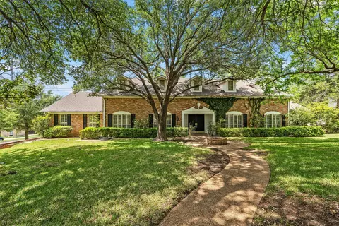 8941 Raven Dr, Woodway, TX 76712