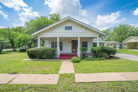 604 S Pearl St, Trenton, TX 75490