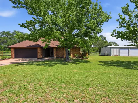 3028 English Creek Dr, Azle, TX 76020