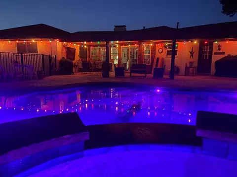 105 Elm Dr, Oak Leaf, TX 75154