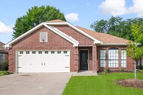 7009 Bentley Ave, Fort Worth, TX 76137