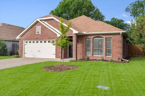 7009 Bentley Ave, Fort Worth, TX 76137