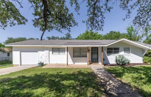 3904 3rd St, Brownwood, TX 76801