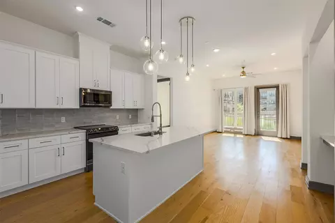 2700 Old Denton Rd #1044, Carrollton, TX 75007