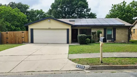 6205 Sunnybrook Dr, Watauga, TX 76148