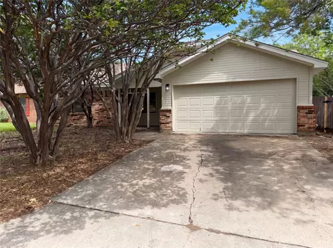 5736 Sea Breeze Ln, Fort Worth, TX 76135
