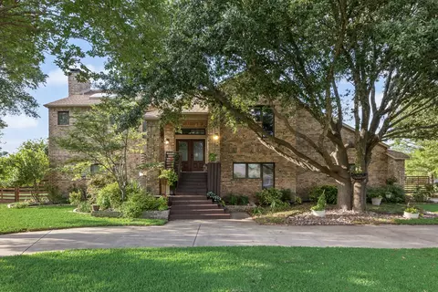 310 James Dr, Heath, TX 75032