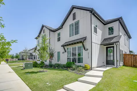 2117 Eastus Ln, Fort Worth, TX 76008