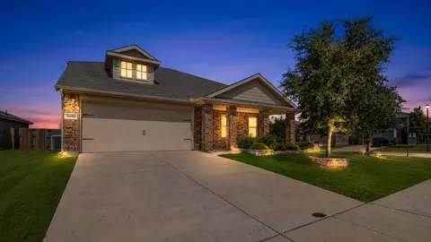 2000 Grimes Dr, Forney, TX 75126