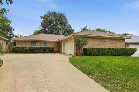 7208 Misty Meadow Dr S, Fort Worth, TX 76133