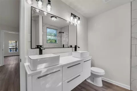 Bath - 2524 Mcferrin Ave, Waco, TX 76708 photo 3 of 3