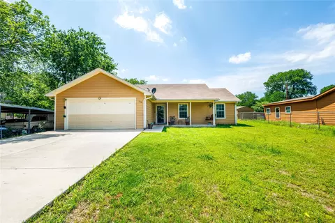 104 Richard Ln, Azle, TX 76020