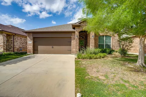 5220 Sugarcane Ln, Fort Worth, TX 76179