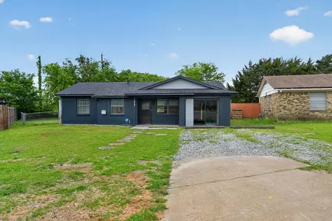 1220 Mckinney St, Van Alstyne, TX 75495