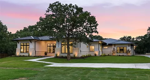 6717 Brazos Bend Dr, North Richland Hills, TX 76182