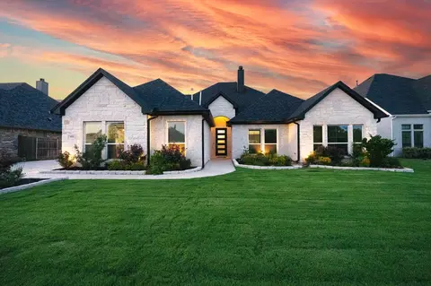 1024 Whisper Willows Dr, Haslet, TX 76052