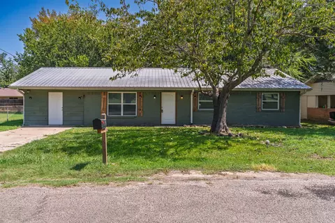 741 9th St, Cooper, TX 75432