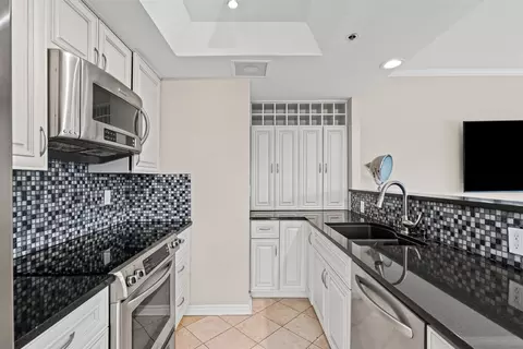 Kitchen - 3030 Mckinney Ave #306, Dallas, TX 75204 photo 3 of 3