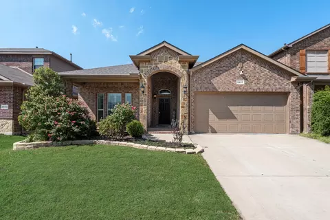 2401 Windhaven Dr, Denton, TX 76210