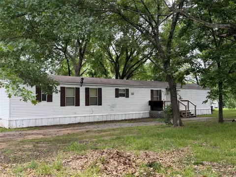 611 Star St, Denison, TX 75020