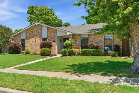 4108 Churchill Dr, Flower Mound, TX 75028