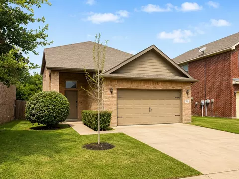 5548 Thunder Bay Dr, Fort Worth, TX 76119
