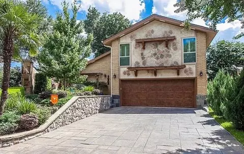 16702 Village Ln, Dallas, TX 75248