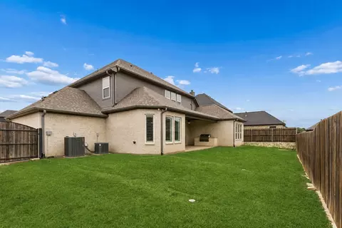 Exterior - 104 Ryder Ct, Hurst, TX 76053 photo 5 of 5