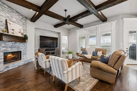 Living - 104 Ryder Ct, Hurst, TX 76053 photo 3 of 6