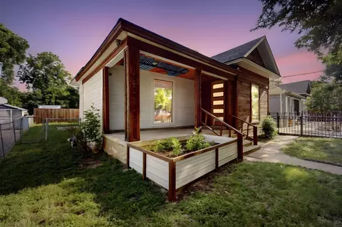 712 W 8th St, Dallas, TX 75208
